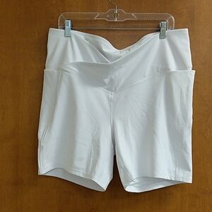 Fabletics High Waisted Oasis Crossover Short